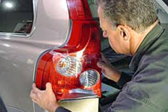 Taillight Repair Services and Cost | Mobile Auto Truck Repair Omaha