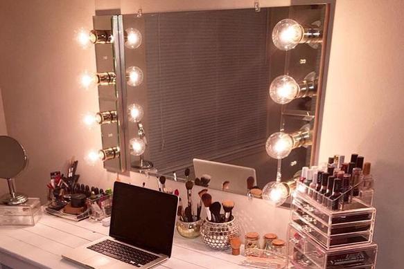 glamour vanity mirror | GPCurtis