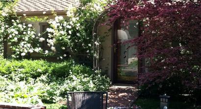 Photo of Noreen's office building exterior