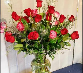 red roses floral bouquet in helotes valentines day flower arrangement flower shop