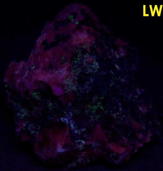 fluorescent HARDYSTONITE, CALCITE, WILLEMITE, FRANKLINITE -Franklin Mine, Franklin, Franklin Mining District, Sussex County, New Jersey, USA