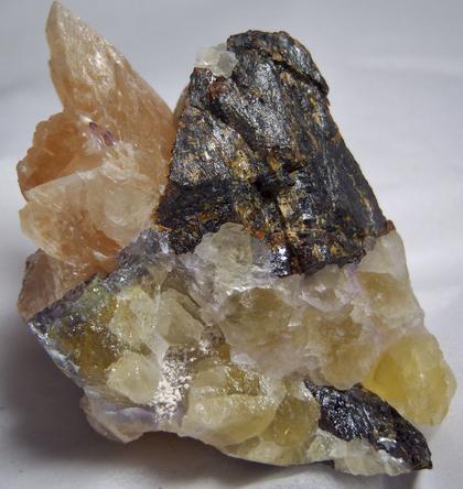 fluorescent CALCITE, FLUORITE, SPHALERITE, Cave-In-Rock (Minerva No. 1 Mine), Cave-in-Rock Sub-District, Illinois - Kentucky Fluorspar District, Hardin County, Illinois, USA