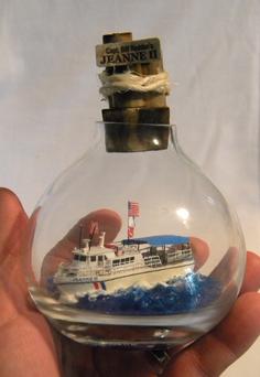 How to make a easy DIY ship in a bottle. www.DIYeasycrafts.com