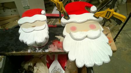 Easy DIY Carved Santa Face Christmas Decoration. FREE step by step instructions. www.DIYeasycrafts.com