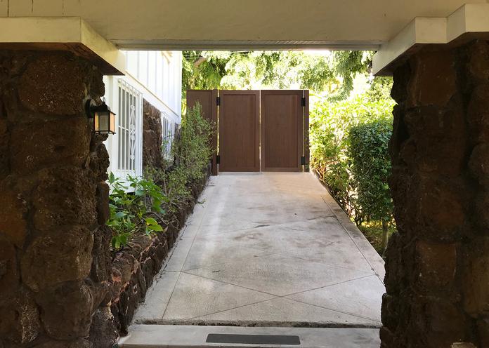 Island Style Gates, Aluminum Gates, Aluminum gates Hawaii, custom aluminum gates , Privacy Gates Oahu, Modern Aluminum Gates