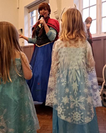 Frozen Elsa and Anna Princess Parties