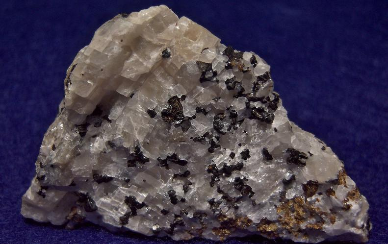 fluorescent WOLLASTONITE, BARYTE, CALCITE, WILLEMITE, DIOPSIDE, ANRDADITE, Franklin Mine, Franklin, Franklin Mining District, Sussex County, New Jersey, USA