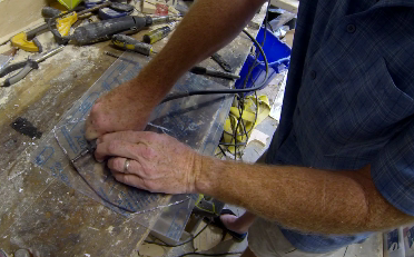 How to make a hand carved Sea Turtle picture frame. Cutting plexiglass. Check out all of our nautical DIY craft ideas. www.DIYeasycrafts.com