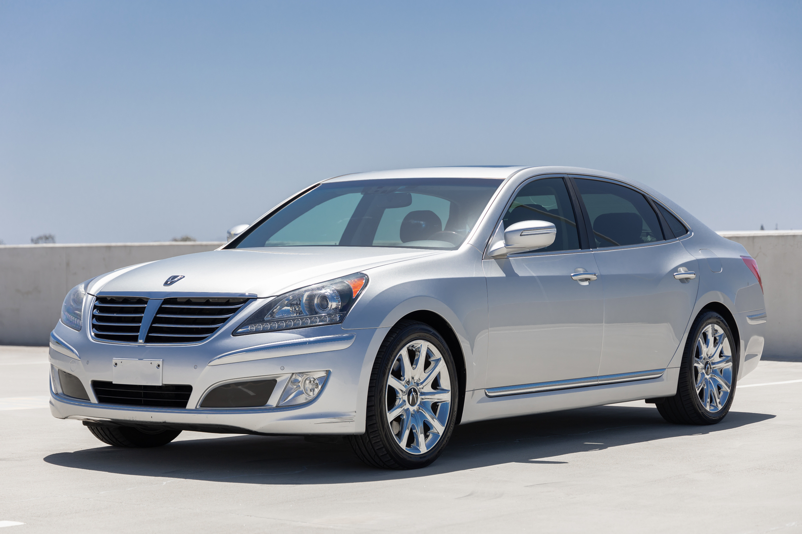 2012 Hyundai Equus Signature's photo