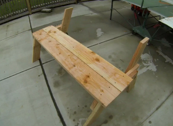 Easy DIY picnic table that folds into bench seats. www.DIYeasycrafts.com