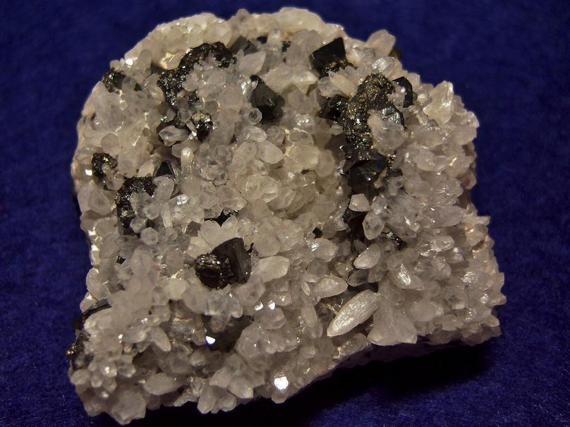 TETRAHEDRITE and QUARTZ - Cavnic (Kapnic; Kapnik), Maramureș Co., Romania