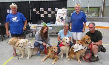 Volunteers at Woofa~Roo Pet Fest