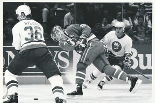 First Ever Painted Goalie Mask in NHL History Doug Favell 1970 : A