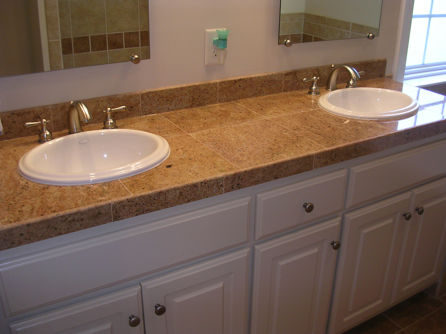 Sowinski Tile Remodel Williamsburg Vanity Tops