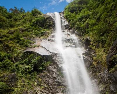 Kunchenjunga Water falls in West Sikkim Pelling tour