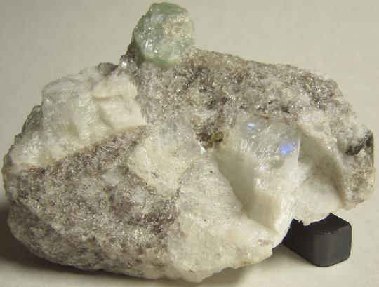 Beryl Aquamarine, Albite Oligoclase, Smoky Quartz, Muscovite, Fluorapatite, Garnet, fluorescent - Case Quarries, Portland, Middlesex County, Connecticut, USA