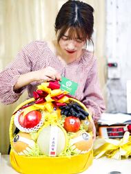 giỏ hoa quả nhập khẩu đẹp, giỏ hoa quả thắp hương tế lễ tại Hà Nội