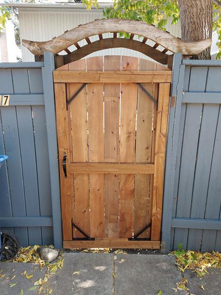 Wood Fence and Gate Repair | FT Property Services Inc. | Calgary, Alberta