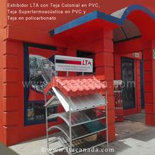 Exhibidor LTA con Teja Colonial en PVC, Teja Supertermoacustica en PVC y Teja en Policarbonato macizo. Colombia