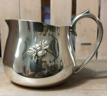 Hammered Bee Bowl Pewter Bowl with a Detachable Handcrafted Brass Bee.