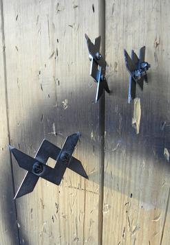 DIY Ninja throwing stars. Easy DIY project. www.DIYeasycrafts.com