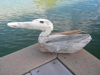 Easy DIY Driftwood Ducks. www.DIYeasycrafts.com