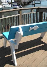 Easy DIY Outdoor and Backyard crafts and projects. Folding Picnic Table. www.DIYeasycrafts.com