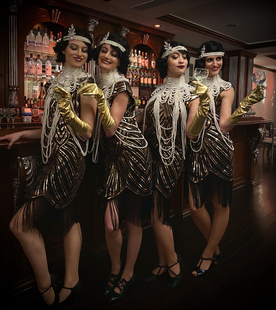 1920s flappers