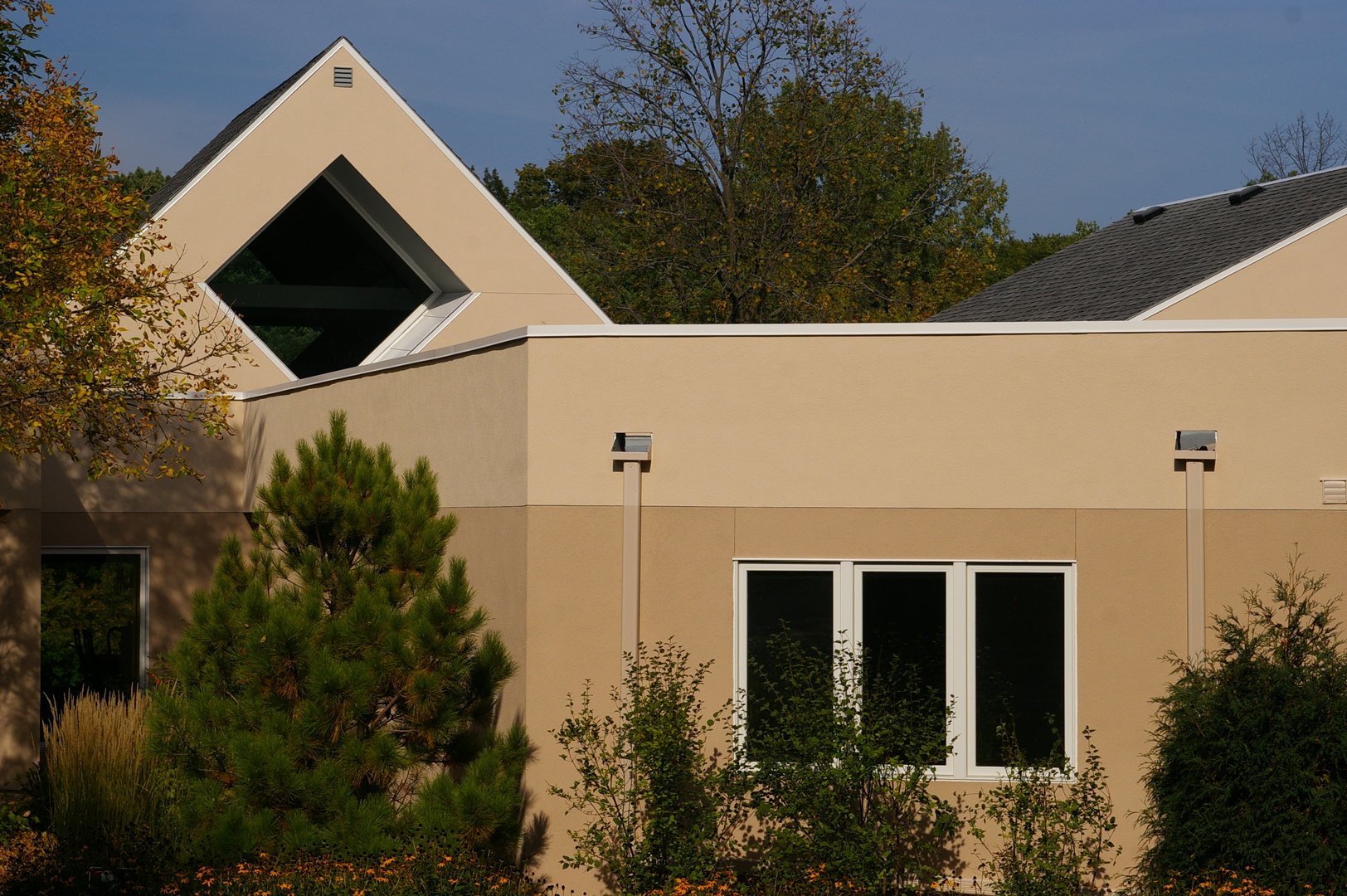 Triangle House Sto Finish - View 18