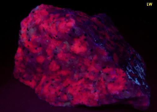Crazy Calcite - fluorescent DOLOMITE, CALCITE, ARAGONITE, phosphorescent WILLEMITE, DIOPSIDE, FRANKLINITE, ZINCITEFranklin, Franklin Mining District, Sussex County, New Jersey, USA