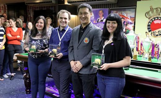 World Women's Snooker team - Mandy Fisher, Matt Huart and Diana Schuler
