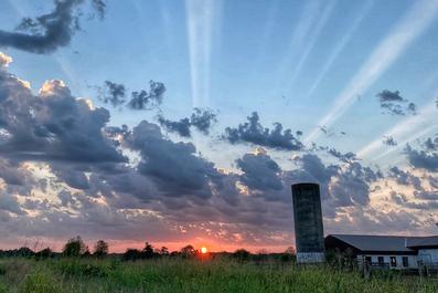 Missouri sunset offers great photography