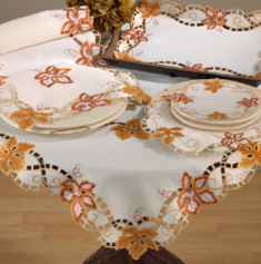 Table toppers and table runners to decorate your table