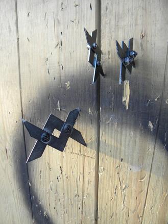 DIY Ninja throwing stars. Easy DIY project. www.DIYeasycrafts.com