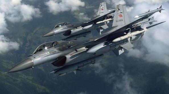 turkish fighter planes on patrol