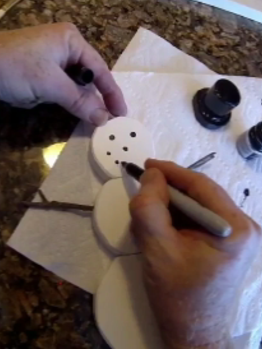 How to make Christmas Snowman decorations. www.DIYeasycrafts.com