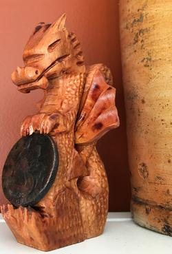 How to easily carve a wood dragon with a dremel tool. FREE step by step instructions. www.DIYeasycrafts.com