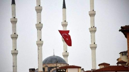 Türk Bayrağı cami