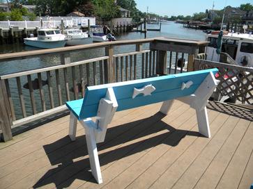 How to make a DIY convertible picnic table that folds into bench seats. www.DIYeasycrafts.com