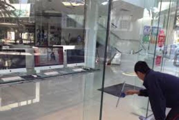 Leading Store Window Cleaning Services in Omaha NE | Price Cleaning Services