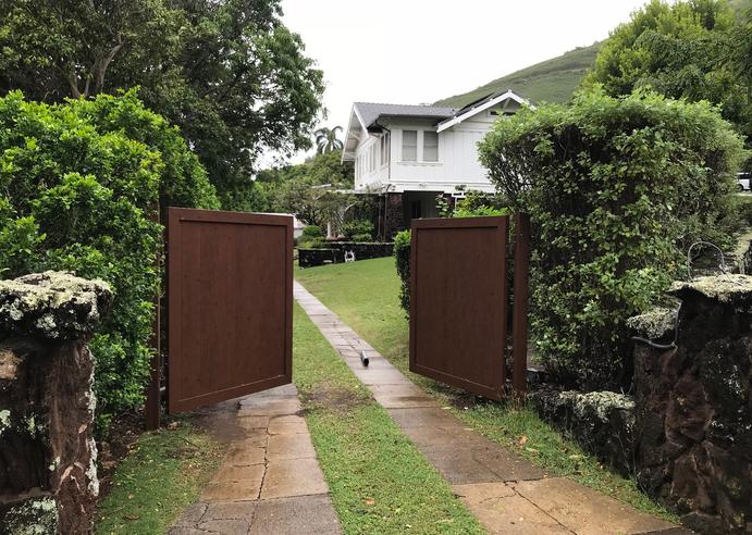 Island Style Gates, Aluminum gates Hawaii, Driveway gate Honolulu, Privacy Gates Oahu, Custom Gates Oahu, Automatic Gates Hawaii