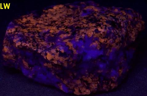 SW LW fluorescing Plagioclase Albite Anorthite, scapolite, biotite mica, corundum sapphire, York River, Dungannon, Hastings, Ontario, Canada
