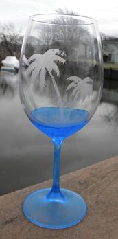 Easy DIY Etched wine glasses. www.DIYeasycrafts.com