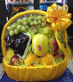 Giỏ hoa quả biếu, lẵng hoa quả biếu, hộp quà biếu sang trọng tại hà Nội, hoa quả nhập khẩu hàng đẹp giá tốt chất lượng