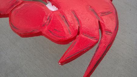 DIY Crab shaped beach folding table. Check out all of our Nautical and beach decor DIY projects. www.DIYeasycrafts.com