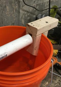 How to build a better Log Rolling Bucket Mouse Trap. Free step by step instructions. www.DIYeasycrafts.com