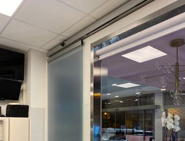 Touchless automatic sliding door