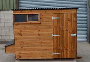 Traditional walk-in poultry house available from Chickenfeathers