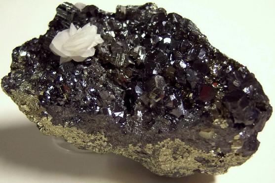 ENARGITE, SPHALERITE, PYRITE, fluorescent CALCITE,Huanzala Mine, Huallanca District, Bolognesi Province, Ancash Department, Peru