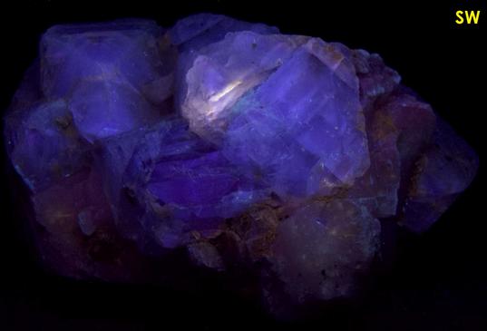 fluorescent FLUORITE, CALCITE, CHALCOPYRITE - Cave-in-Rock, Cave-in-Rock Sub-District, Illinois - Kentucky Fluorspar District, Hardin County, Illinois, USA - ex Morris Museum, ex Ken and Grace Borden